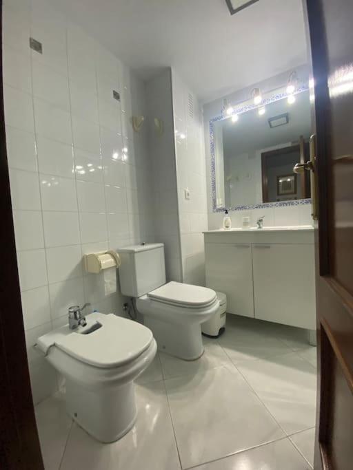 Funcional Piso 4 Dormitorios Frente A Santa Justa Sevilla Kültér fotó
